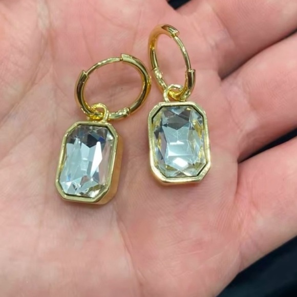 Classic Gold Crystal Earrings - Picture 10 of 12